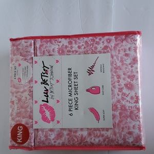 NWT Betsey Johnson King Sheet Set
